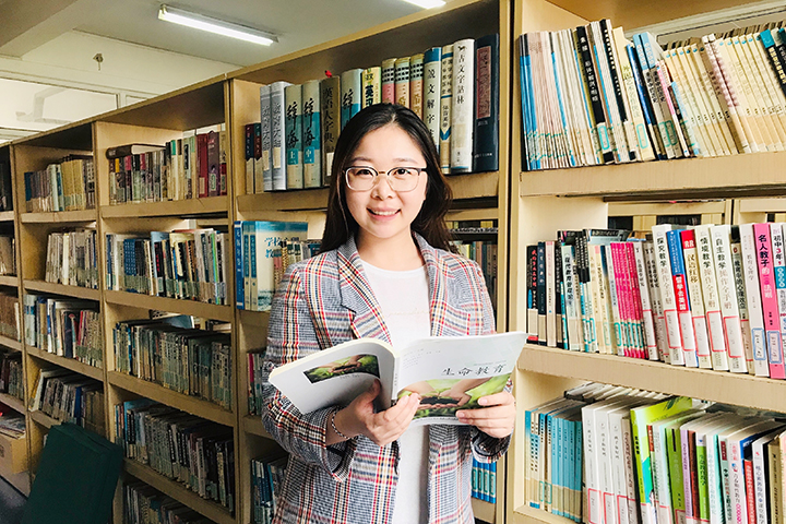 刘雅雯720.jpg